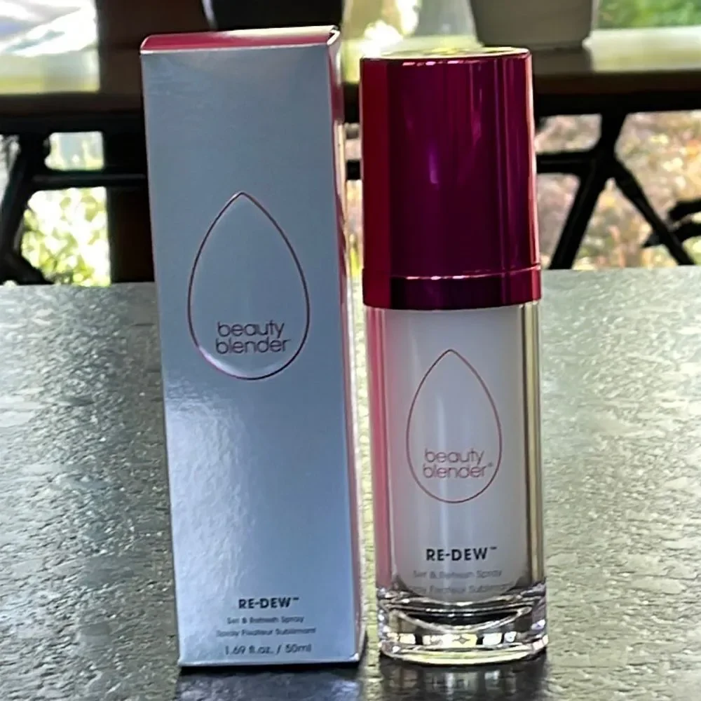 Beauty Blender Re-Dew Set & Refresh Spray boosts moisture leaves skin dewy